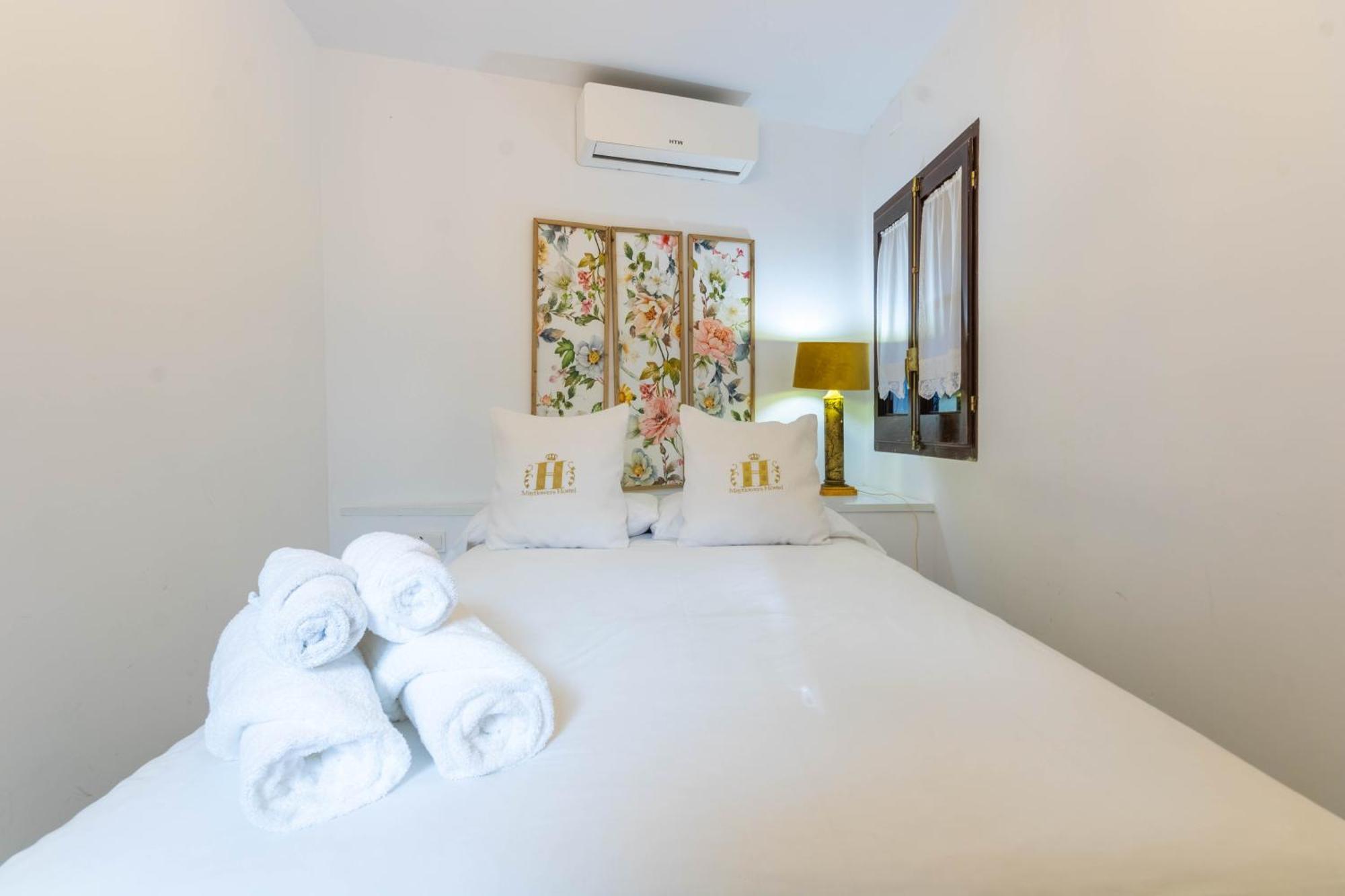 Hostal Mayflowers *