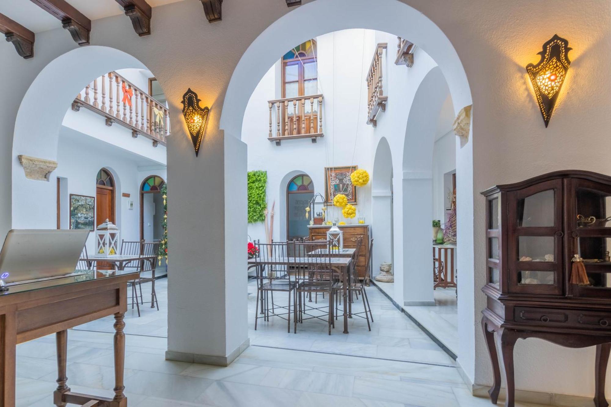 Mayflowers Hostal